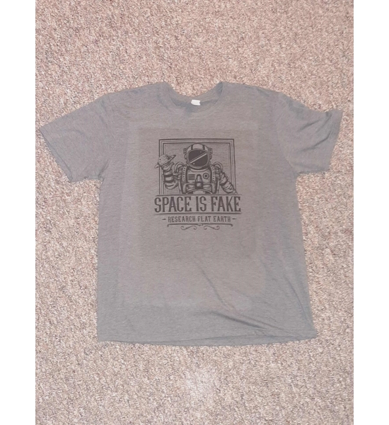 T-SHIRT L SPACE IS FAKE