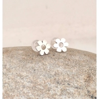 Six petal flower studs