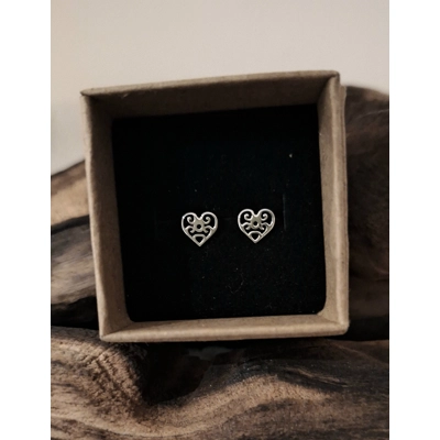 Filigree heart stud earrings