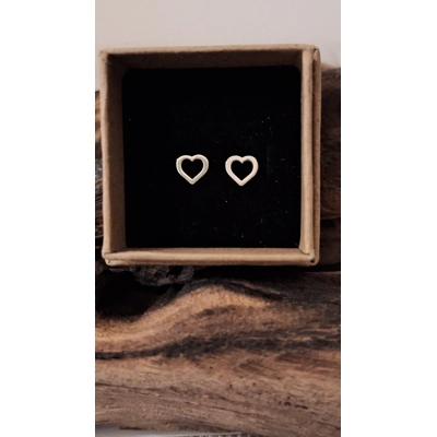 Open heart stud earrings