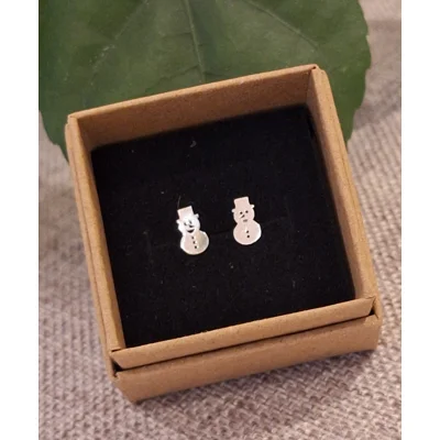 Small snowman studs