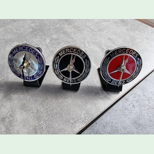 Mercedes Benz Merc Quartz Table Desk Top Clock Car Badge 72mm Blue Black Red AA Battery