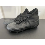 9.5 Mens Soccer Cleats, Black Laceless