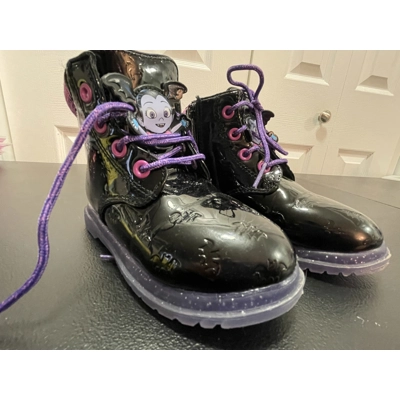 9 Girls Boots, Black Patent Vampirina