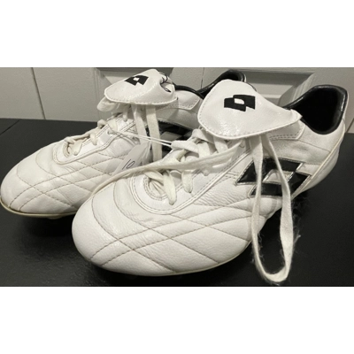 10 Youth Boys Soccer Cleats, White