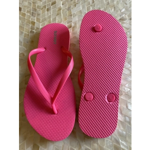 6 Adult Flip Flops