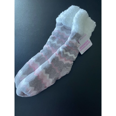 5-10 Womens Lounge Socks, Gray & Pink Chevron