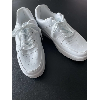 8 Womens Sneakers, White