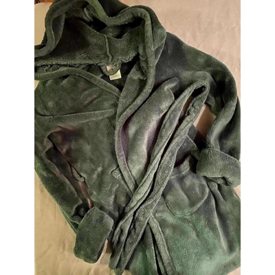 12 Youth, Robe Green