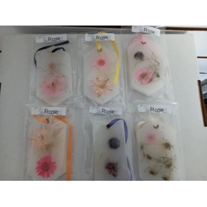 Natural Wax Room Fresheners with Dried Flowers