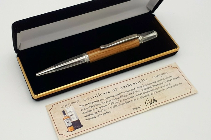 SB1 ballpoint in Bowmore whisky barrel oak SB1 ballpoint in Bowmore whisky barrel oak