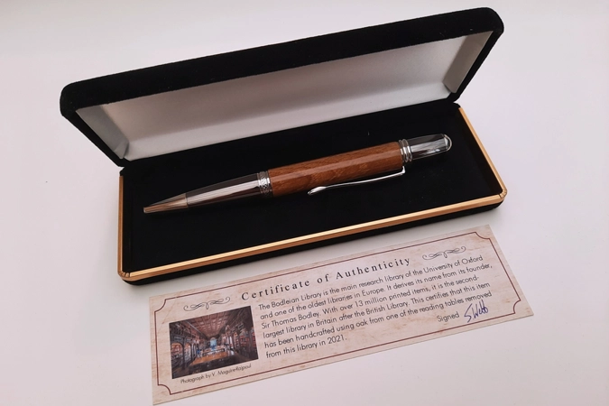 SB1 ballpoint in Bodleian library oak SB1 ballpoint in Bodleian library oak