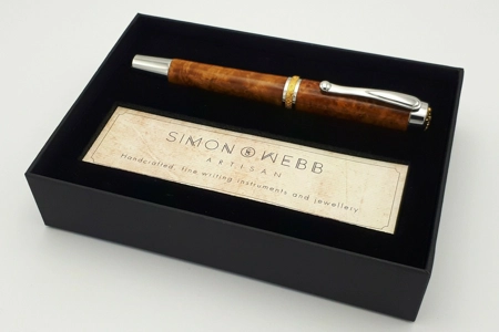 SF1 fountain pen in amboyna burr