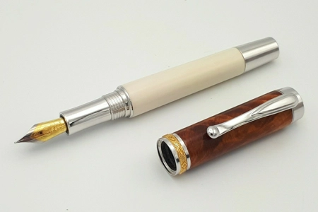 SF1 fountain pen in synthetic ivory and amboyna burr SF1 fountain pen in synthetic ivory and amboyna burr