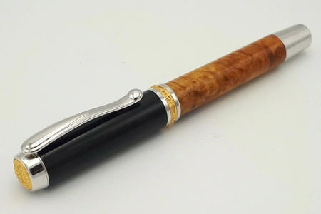 SF2 fountain pen in black mica resin and amboyna burr