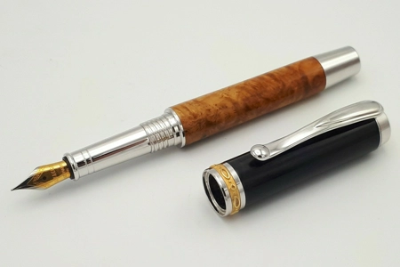 SF2 fountain pen in black mica resin and amboyna burr