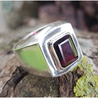 Squared Garnet Ring