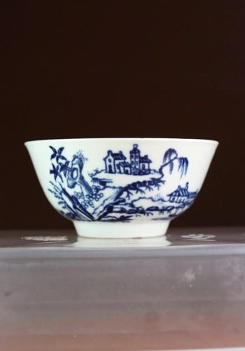 Two Swan Precipice Pattern Tea bowl  c.1757-60