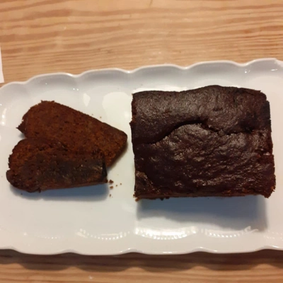 Sio's Sticky Gingerbread (half)