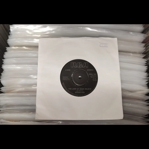 Bucks Fizz - The land of make believe 7"