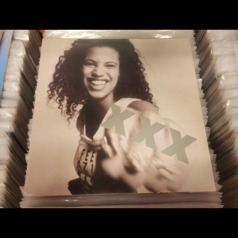 Neneh Cherry - Kiss the wind 12"