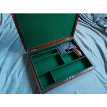 Mauser C96 / M712 Presentation Case