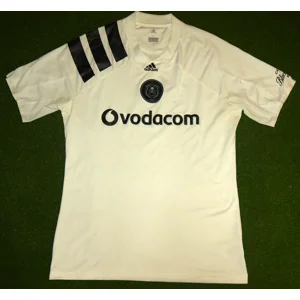 Orlando Pirates 2017-18 Away Shirt - Large