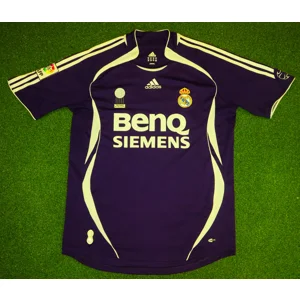 Real Madrid 2006-07 Away Shirt - Medium