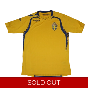 Sweden 2008-10 Home Shirt - Small (b10)
