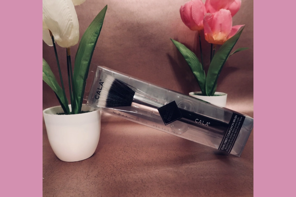 CALA Dual Fiber Complexion Brush