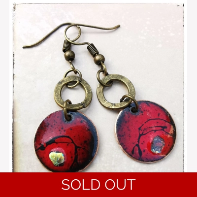 Red enamel scribble dic..