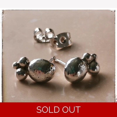 Bubble stud earrings