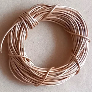 1.5mm leather thong, metallic pale peach, 10 metres