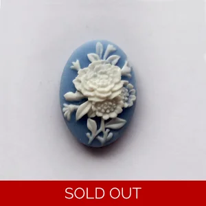 Flower cameo, 18mm x 13mm, blue and cream.