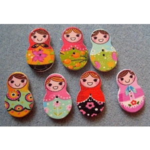 8 wooden craft buttons. Russian dolls.