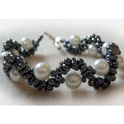 Farfalle and Pearl Wavy Bracelet