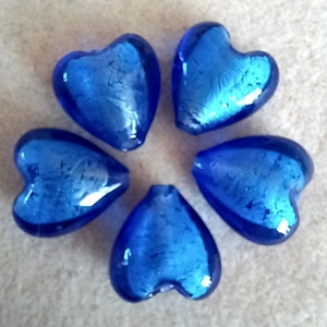 5 heart beads, 20mm, foil lined sapphire blue