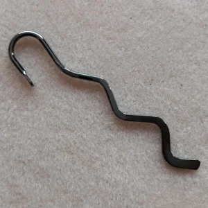 Wavy book mark black plated metal, 8.5cm