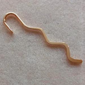 Wavy book mark gold plated metal, 8.5cm