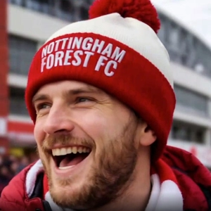 Nottingham Forest Embroidered Retro-Style Bobble Hat