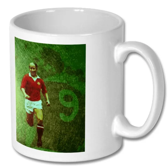 Bobby Charlton tribute mug featuring Man United-inspired football artwork on a white 10oz ceramic mug.