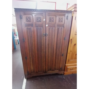Crown AY Vintage Wardrobe Crown AY Vintage Wardrobe