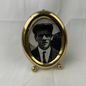 Small Vintage Golden Photo Frames Small Vintage Golden Photo Frames