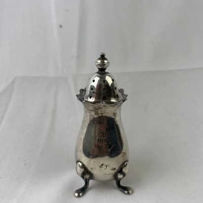 Vintage Silver-Plated Yeoman Pepperette