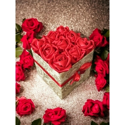 Piros szaténrózsa box 9 darabos
