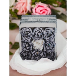 Szürke-fehér-ezüst selyemrózsa box 9 darabos