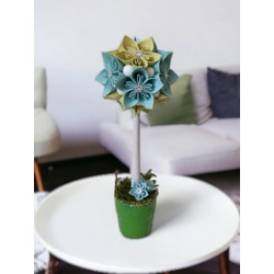 Élénk kék és zöld színű virágfa kézműves festett betonkaspóban