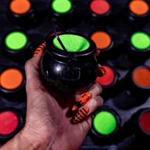 Halloween cauldron surprise bath bomb