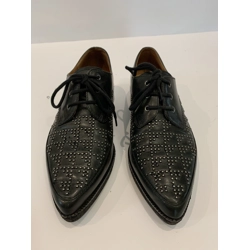 Leather shoes