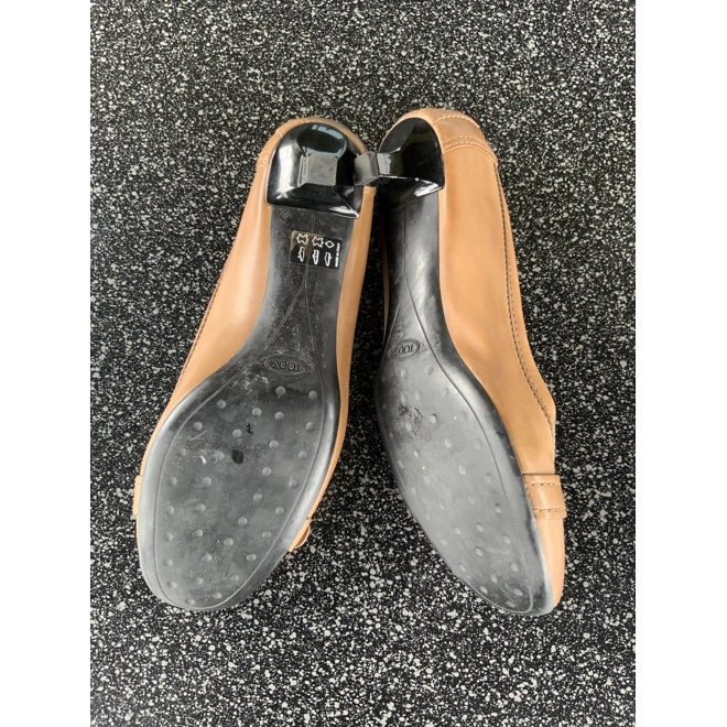 Additional Image for Tod's brown pumps 38,5